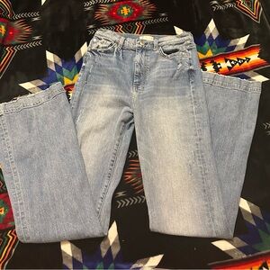 Light wash ultra high rise dojos.